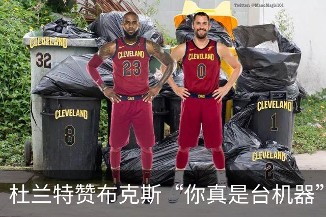 杜兰特赞布克斯“你真是台机器”：刚打完比赛就飞芝加哥训练